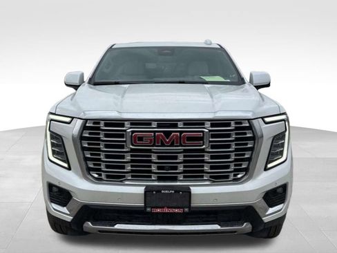 Used 2025 GMC Yukon Denali w/ Denali Reserve Package image 5
