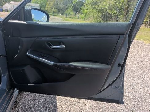 Used 2024 Nissan Sentra SR image 9