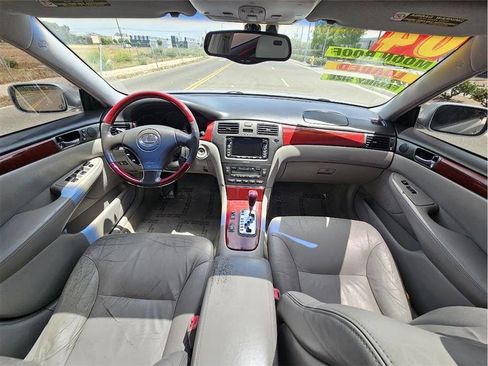Used 2004 Lexus ES 330 FWD image 13