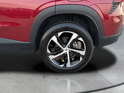 Certified 2024 Chevrolet Trax RS FWD image 30