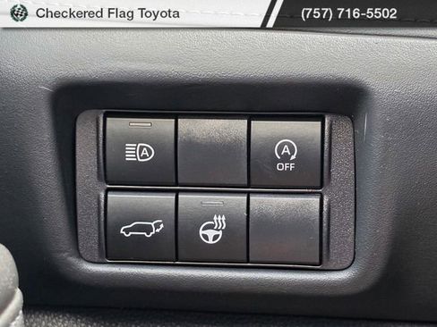 Used 2023 Toyota Highlander Limited image 11