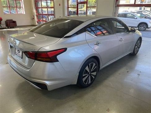 Used 2019 Nissan Altima 2.5 SV FWD image 4