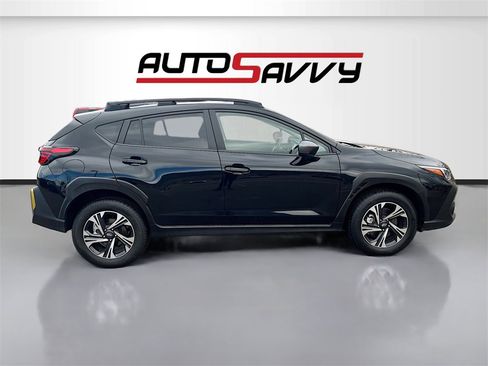 Used 2025 Subaru Crosstrek 2.0i Premium image 8
