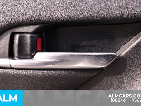 Used 2020 Toyota Camry SE image 45