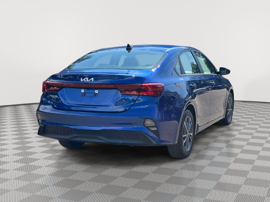 Used 2022 Kia Forte LXS FWD image 4