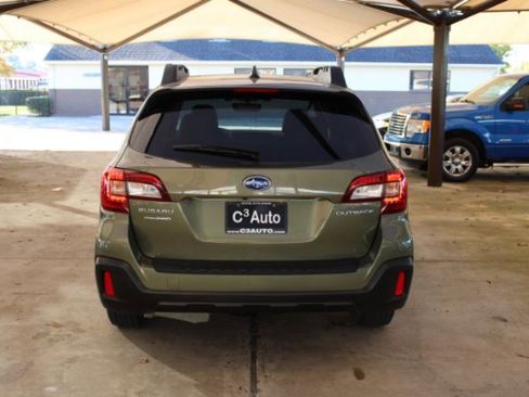 Used 2018 Subaru Outback 2.5i Premium image 6