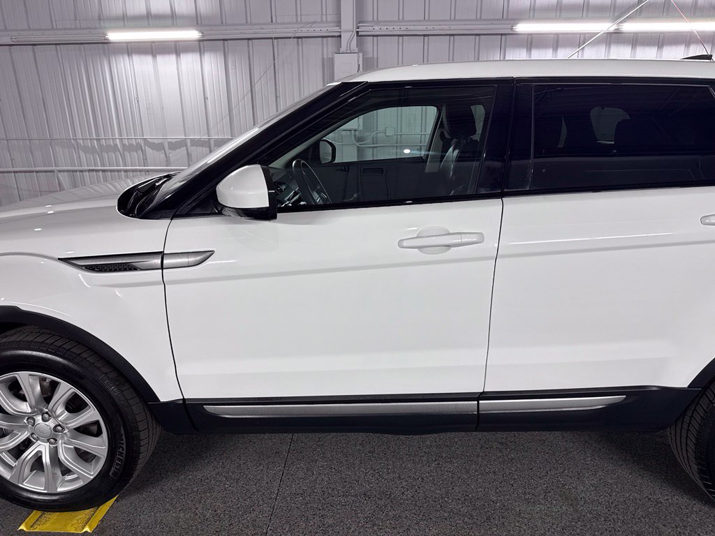 Used 2019 Land Rover Range Rover Evoque AWD/4WD image 19