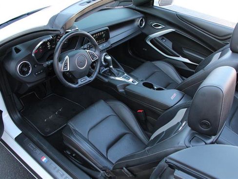 Used 2017 Chevrolet Camaro SS RWD image 15