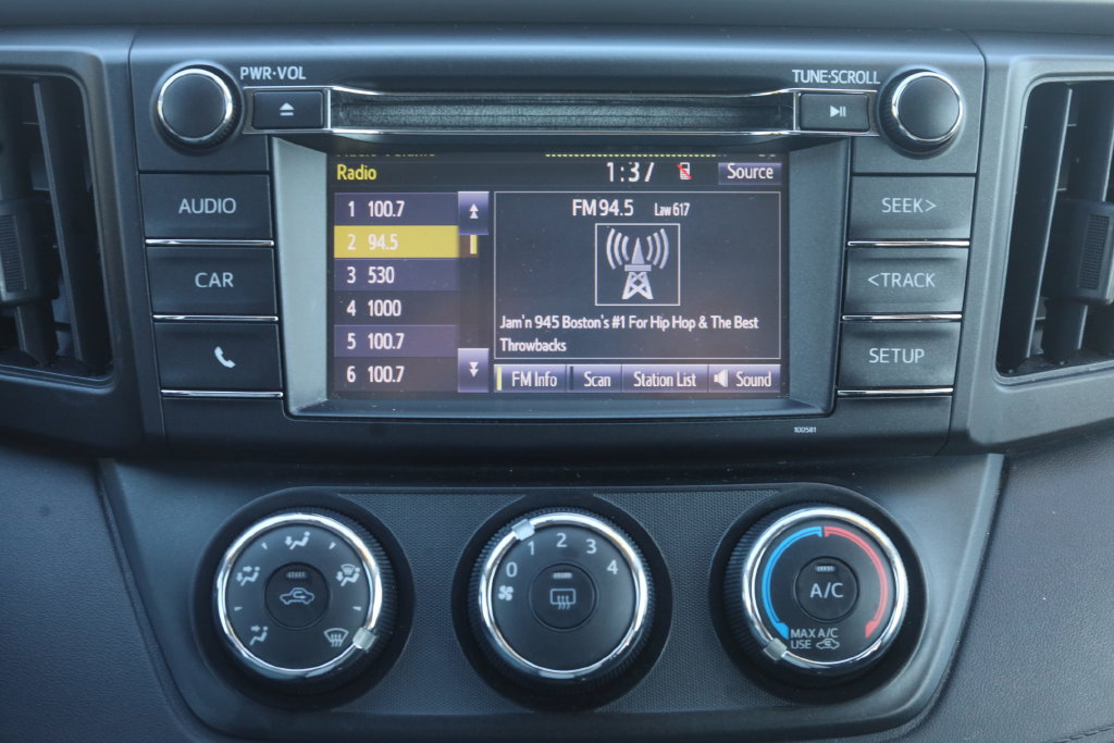 Used 2016 Toyota RAV4 LE AWD/4WD image 22