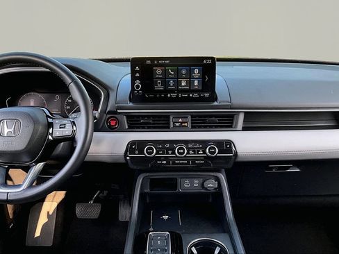 Used 2025 Honda Pilot EX-L image 8