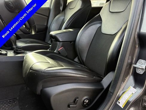 Used 2020 Jeep Cherokee Latitude Plus w/ Cold Weather Group image 2