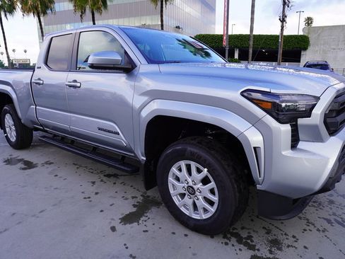 New 2026 Toyota Tacoma SR5 image 3
