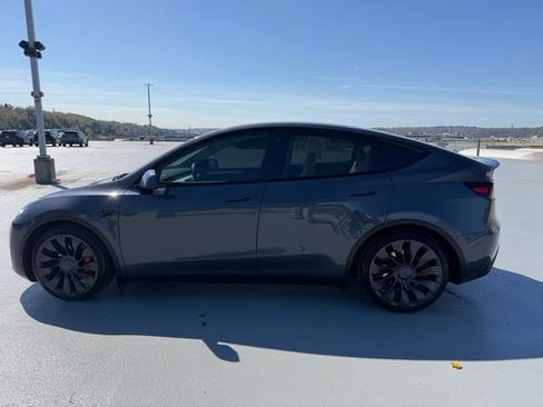 Used 2023 Tesla Model Y Performance image 6
