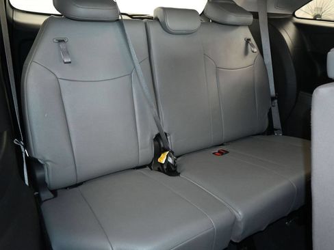 Used 2025 Toyota Sienna XLE w/ XLE Plus Package FWD image 44