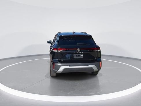 New 2025 Volkswagen Tiguan SE image 7