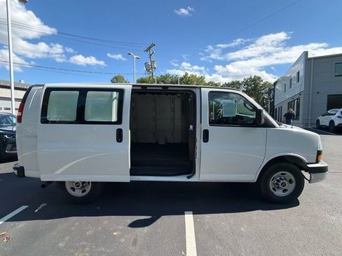 Used 2018 GMC Savana 2500 w/ Driver Convenience Package RWD image 12