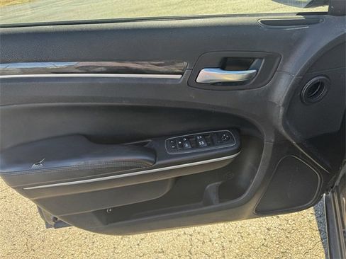 Certified 2022 Chrysler 300 Touring image 20