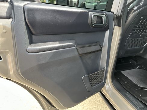 Used 2025 Ford Bronco Badlands AWD/4WD image 9