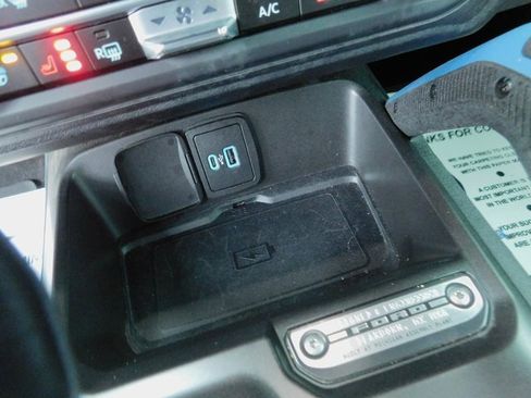 Used 2023 Ford Bronco Wildtrak image 24