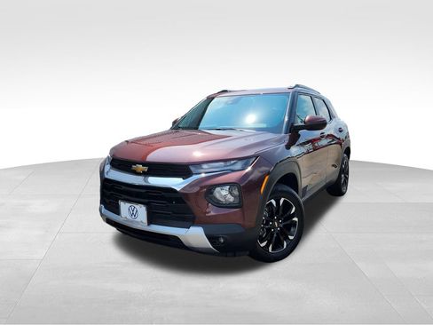 Used 2023 Chevrolet TrailBlazer LT w/ Convenience Package AWD/4WD image 3