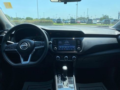 Used 2024 Nissan Kicks SV FWD image 15