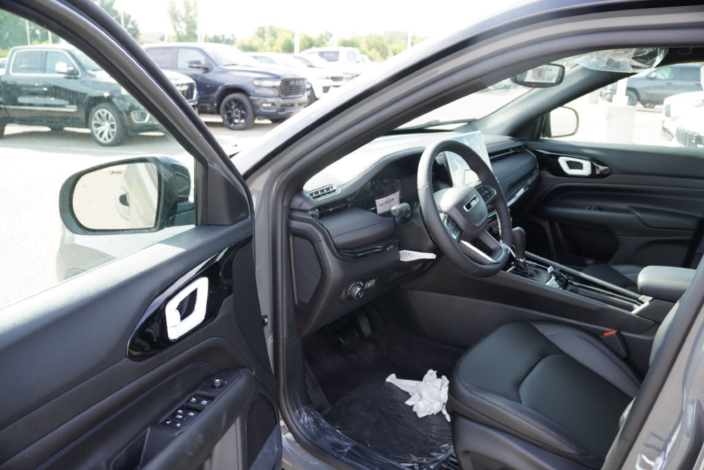 New 2026 Jeep Compass Limited AWD/4WD image 10
