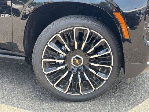 New 2026 Chevrolet Tahoe High Country AWD/4WD image 4