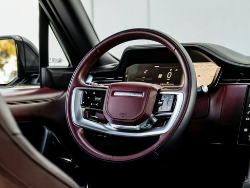 Used 2023 Land Rover Range Rover Long Wheelbase Autobiography image 47