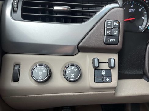 Used 2015 Chevrolet Suburban LTZ AWD/4WD image 21