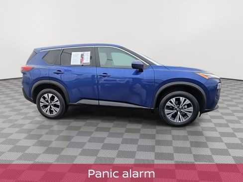 Used 2023 Nissan Rogue SV image 10