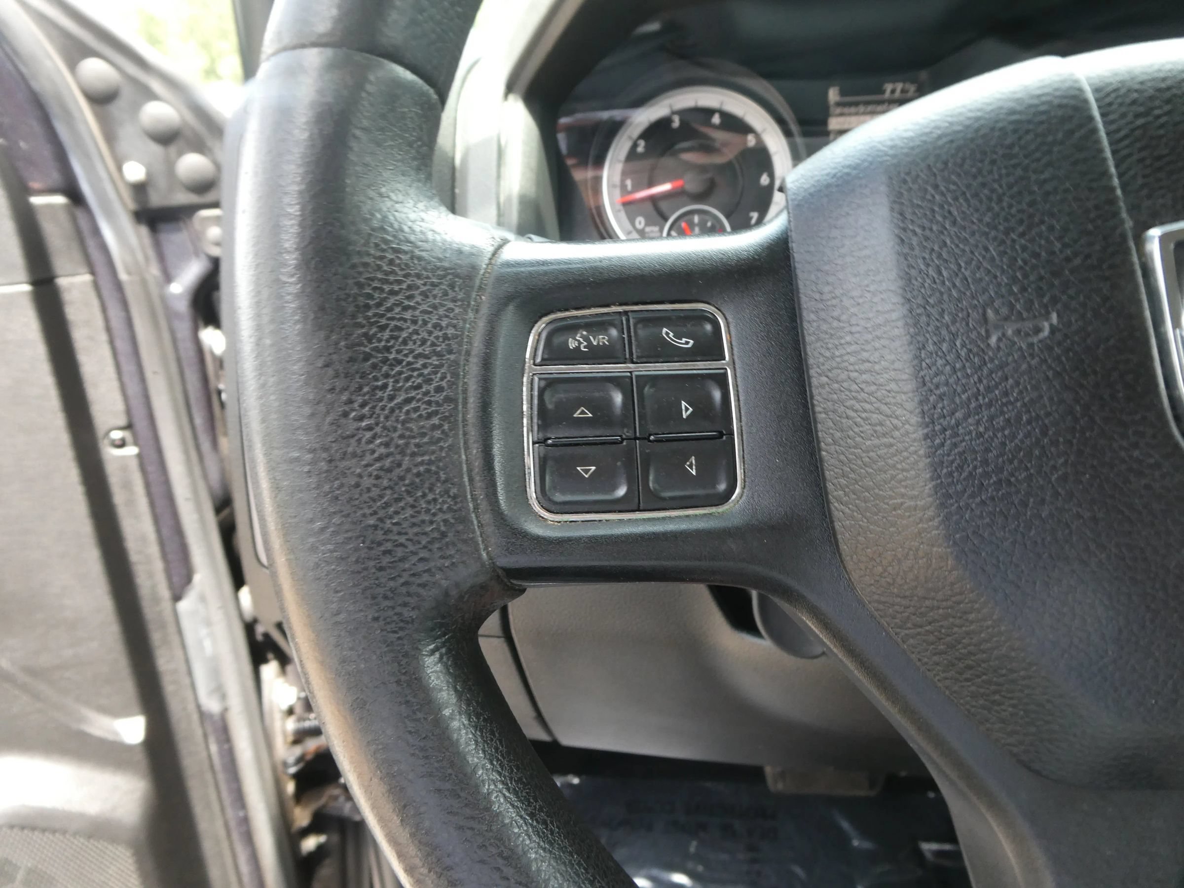Used 2014 RAM 1500 Express RWD image 16