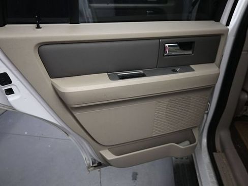 Used 2009 Ford Expedition XLT AWD/4WD image 12