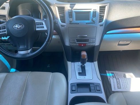 Used 2013 Subaru Outback 2.5i Limited AWD/4WD image 6