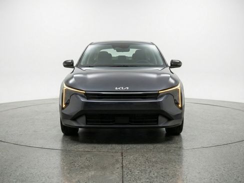 Used 2025 Kia K4 FWD image 2