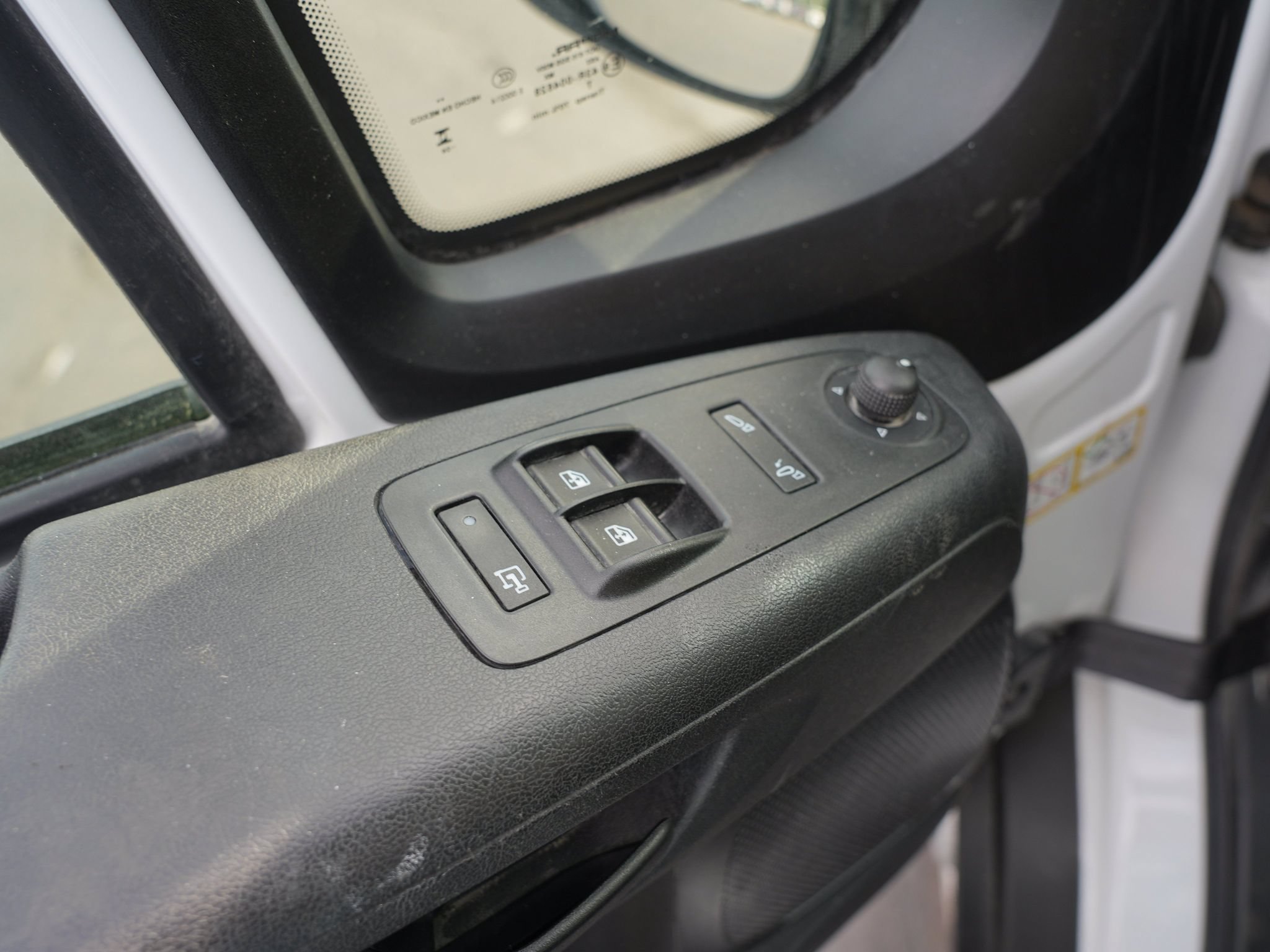 Used 2024 RAM ProMaster 2500 w/ Convenience Group FWD image 18