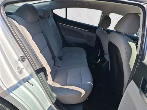 Used 2018 Hyundai Elantra SEL FWD image 18