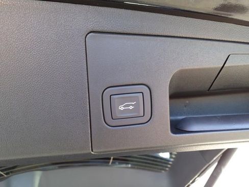 New 2025 Cadillac XT5 Sportv image 16