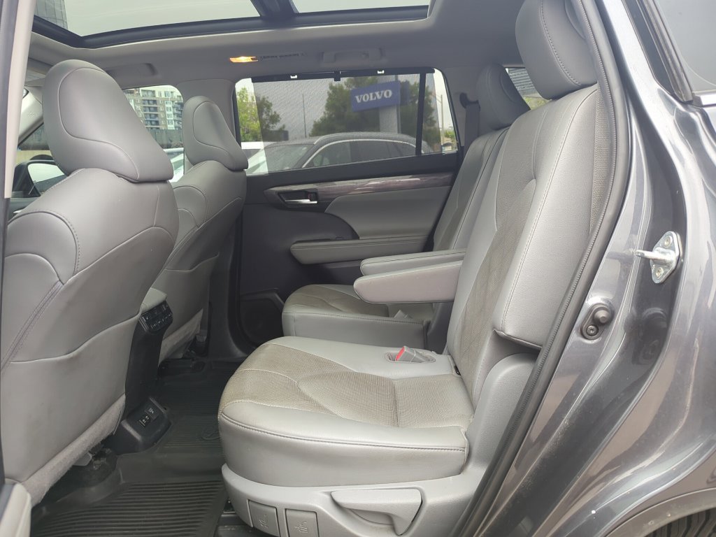 Used 2020 Toyota Highlander Platinum AWD/4WD image 9