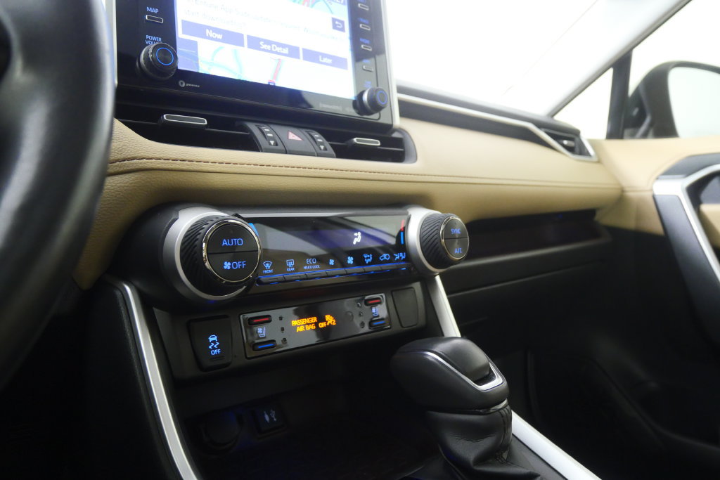 Used 2019 Toyota RAV4 Limited w/ Cold Weather Package FWD image 25