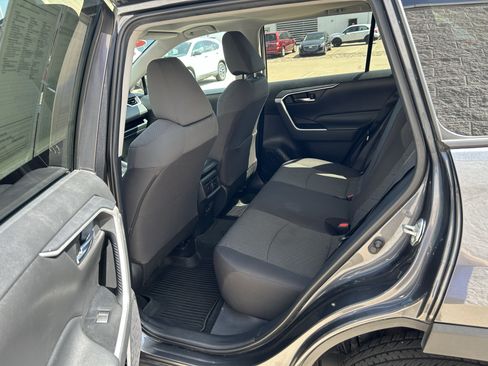 Used 2021 Toyota RAV4 XLE w/ Convenience Package AWD/4WD image 17