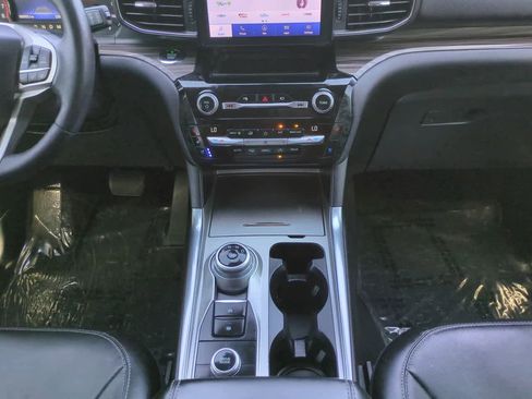 Used 2021 Ford Explorer Limited w/ Hybrid Equipment Group 310A AWD/4WD image 19