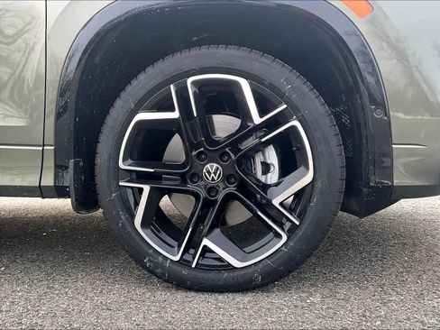 New 2026 Volkswagen Tiguan SEL R-Line image 7