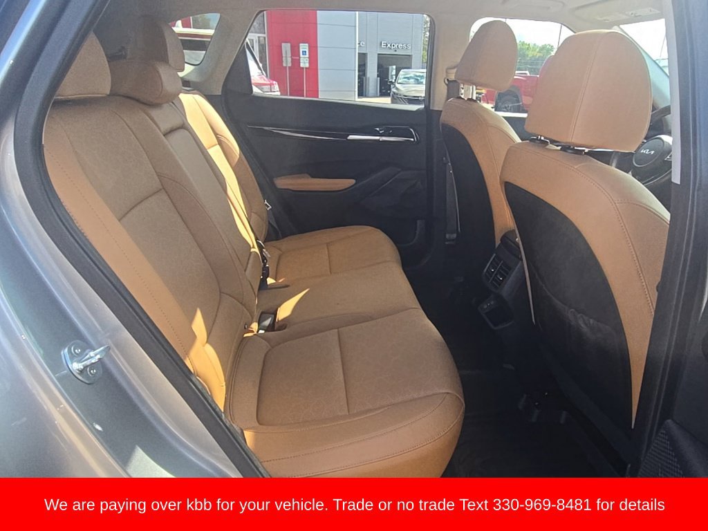 Used 2024 Kia Seltos EX AWD/4WD image 30