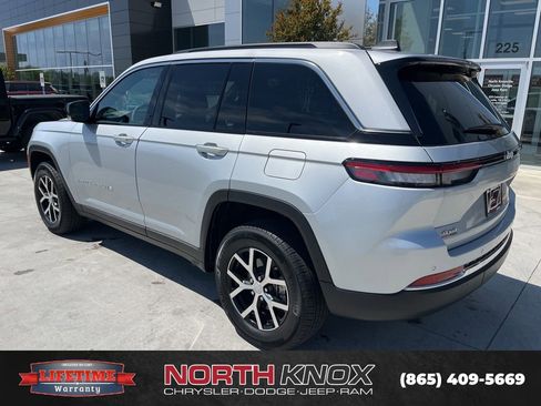 Used 2025 Jeep Grand Cherokee Limited AWD/4WD image 17