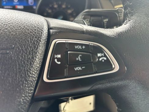 Used 2016 Ford Focus SE w/ SE Sport Package image 16