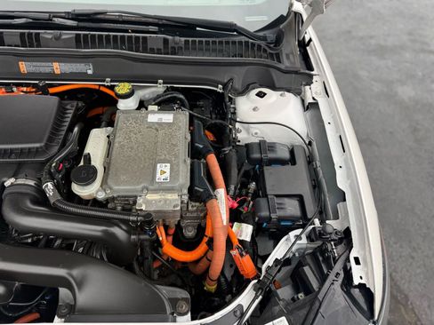 Used 2019 Ford Fusion Energi Titanium FWD image 54
