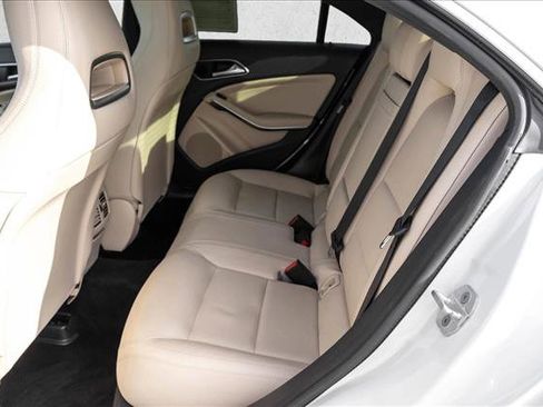 Used 2018 Mercedes-Benz CLA 250 4MATIC image 22