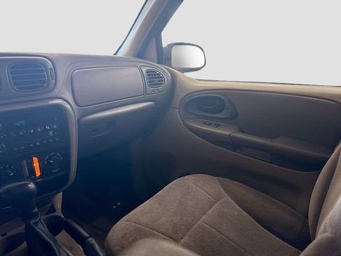 Used 2004 Chevrolet TrailBlazer LS w/ LS Preferred Equipment Group AWD/4WD image 18