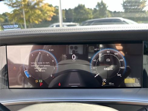 New 2025 Volkswagen Tiguan SE image 15