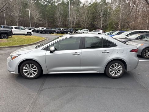 Used 2025 Toyota Corolla XLE image 14